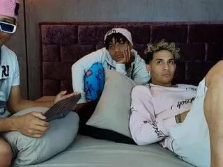 Offline isak_zayn_danilo_antony on Flirt4Free