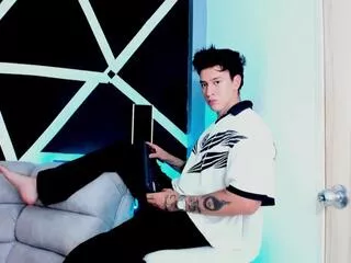 Offline justin_fuller on Flirt4Free