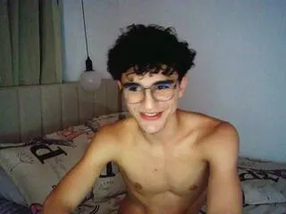 Freechat justinn_monroe on Flirt4Free