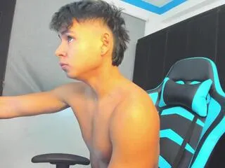 Freechat kevin_bray on Flirt4Free