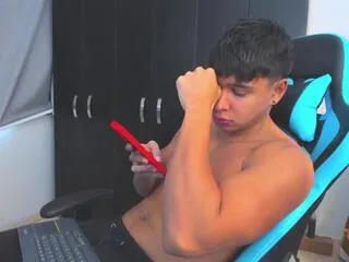 Freechat kevin_bray on Flirt4Free