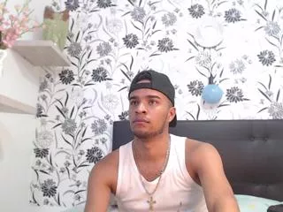 Private latino_xandre on Flirt4Free