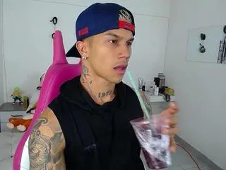 Offline leonard_price on Flirt4Free