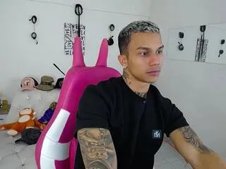 Offline leonard_price on Flirt4Free