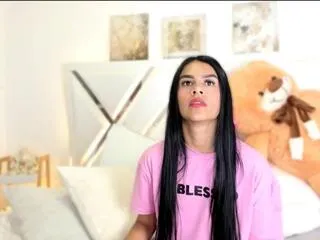 Freechat lia_collyns on Flirt4Free