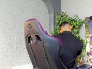 Offline louis_connor on Flirt4Free