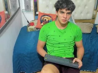 Offline luis_cardona on Flirt4Free