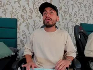 Offline luke_hardy on Flirt4Free