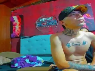 Offline lussy_charlie on Flirt4Free