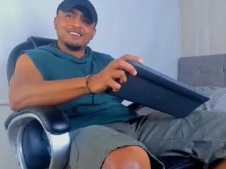 Offline mateo_reales on Flirt4Free