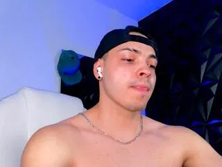 Freechat maxwell_dupont on Flirt4Free