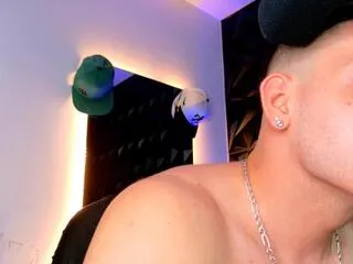 Freechat maxwell_dupont on Flirt4Free