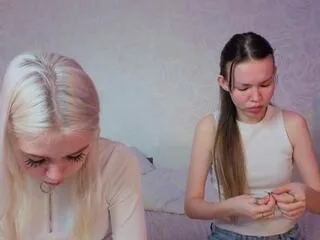 Offline mayra_horwich_tiffani_sheaff on Flirt4Free