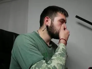 Freechat mike_platano on Flirt4Free