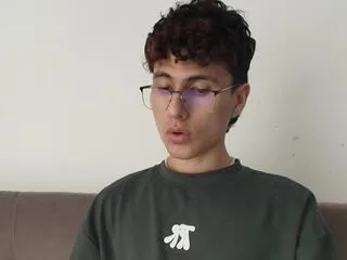 Freechat mugly_yoshida on Flirt4Free