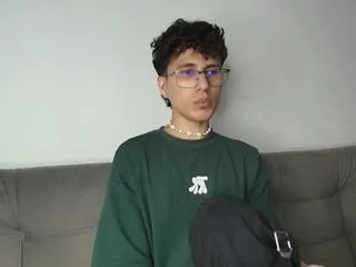 Freechat mugly_yoshida on Flirt4Free