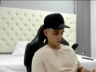 Freechat nathan_shimmer on Flirt4Free