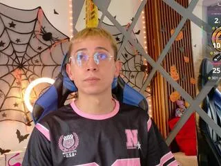 Offline naughty_scott on Flirt4Free