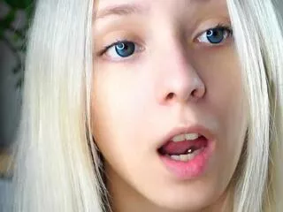 Offline odella_curvey on Flirt4Free