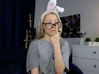 Offline odella_curvey on Flirt4Free