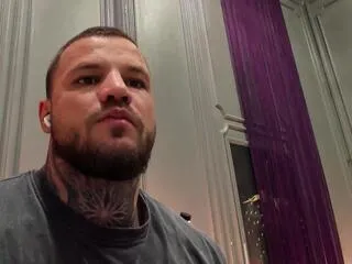 Offline oliver_sport on Flirt4Free