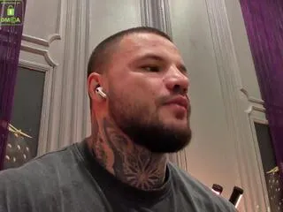 Offline oliver_sport on Flirt4Free