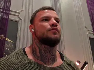 Offline oliver_sport on Flirt4Free