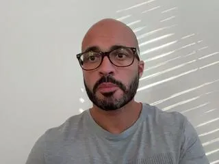 Offline paolo_latin on Flirt4Free