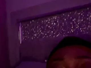 Offline queen_glam on Flirt4Free