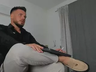 Freechat robin_summers on Flirt4Free