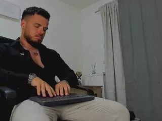 Freechat robin_summers on Flirt4Free