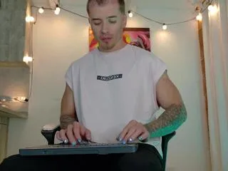 Offline ryan_blu on Flirt4Free