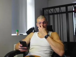 Offline ryan_dozer on Flirt4Free