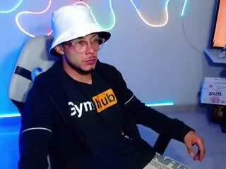 Offline sebastiann_jones on Flirt4Free