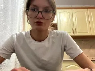 Freechat shenita_choudhary on Flirt4Free