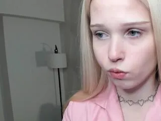 Offline tayna_bliler on Flirt4Free