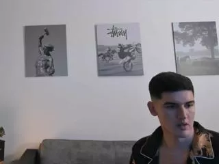 Freechat valentino_cerati on Flirt4Free