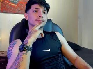 williams_launther from Flirt4Free