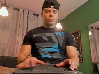 Freechat yake_tyler on Flirt4Free