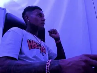 Offline yuleimys_alexx on Flirt4Free