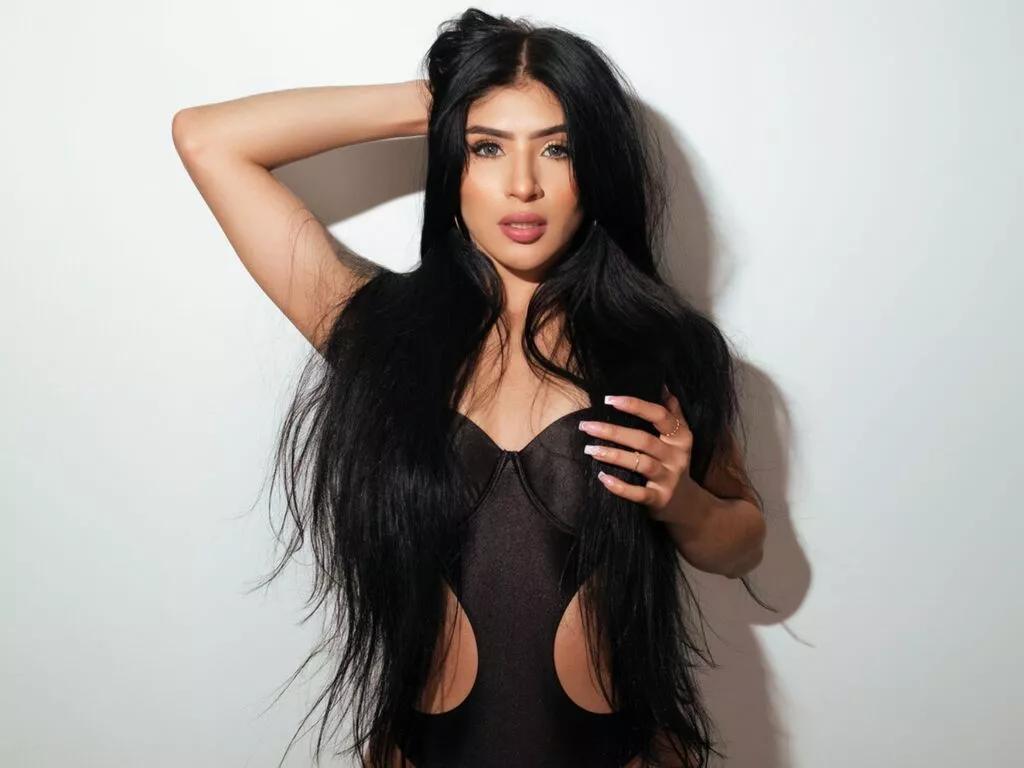 AdrianaRoux on LiveJasmin
