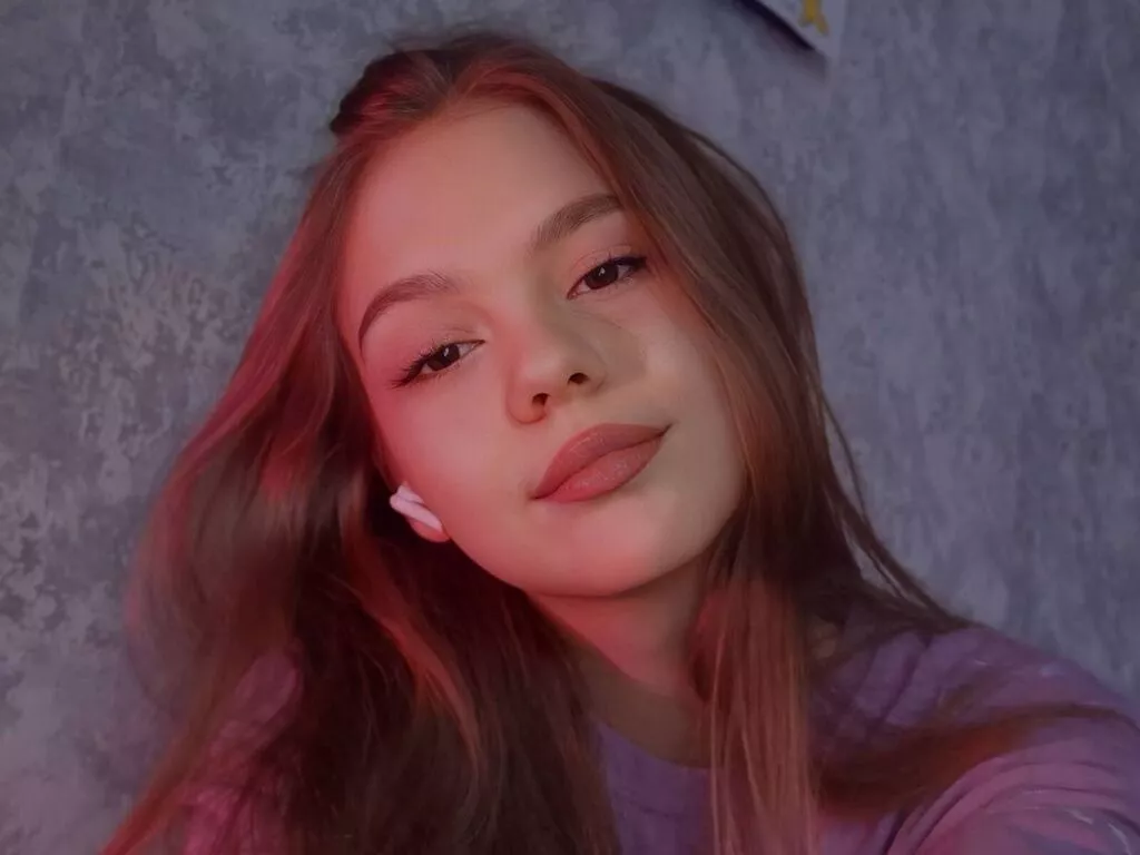 LiveJasmin ArleanWerling is Freechat ArleanWerling — I'm obsessed with long walks, cute music, shopping trips, drawing random magical things, doing makeup for fun, and sipping warm tea when the world feels too loud. I'm all about the little moments.