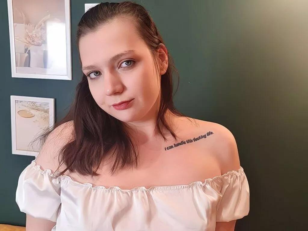 CarolineLuis on LiveJasmin