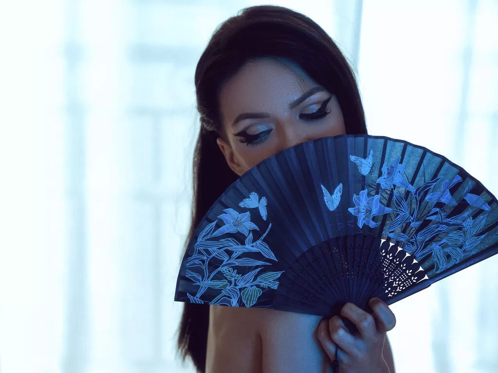 LiveJasmin CasseyLeights is Freechat CasseyLeights — The thrill of power shifts - being in control, then giving it up completely. I love deep eye contact, teasing slowly, hearing you beg, and the rush of real connection. Leather, lace, toys, and trust - mix them right and I'm yours. I crave intensity,...