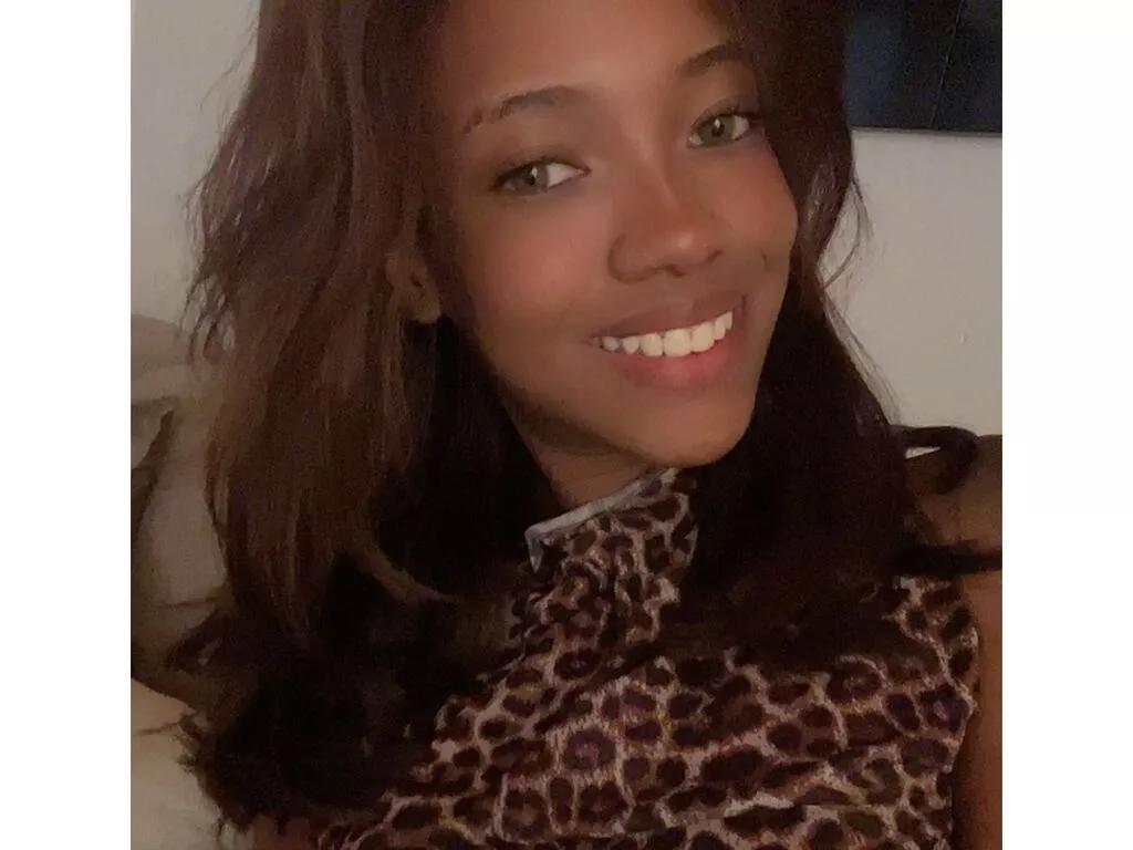 KiaraJhonsont on LiveJasmin