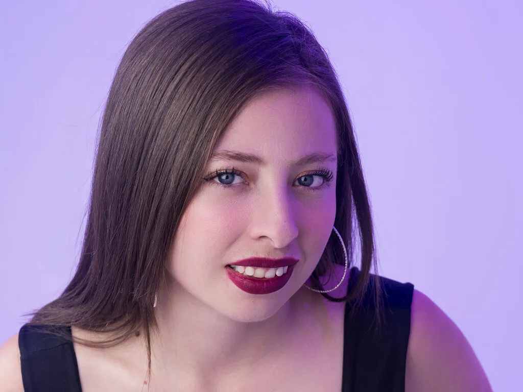 LennaPhillips model from LiveJasmin