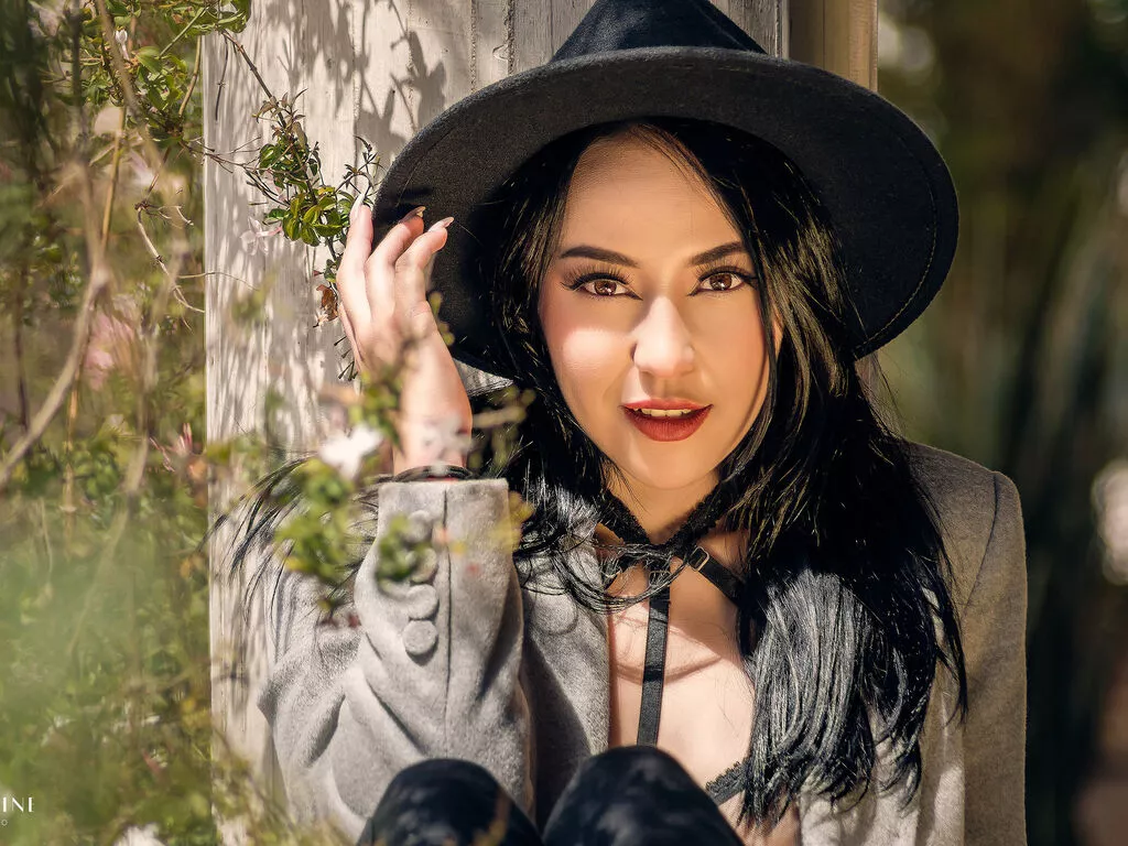 LiveJasmin LunaSilvestre is Freechat LunaSilvestre — I love people who are bold yet respectful, who can make me laugh and keep my mind engaged. Flirtatious glances, subtle touches, and a little intellectual challenge are my favorite combination. I also enjoy when someone knows how to surprise me and...