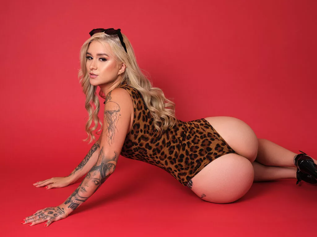 LiveJasmin PamelaCaruso is Freechat PamelaCaruso — Body art, health and beauty products, also keeping in shape is super important!