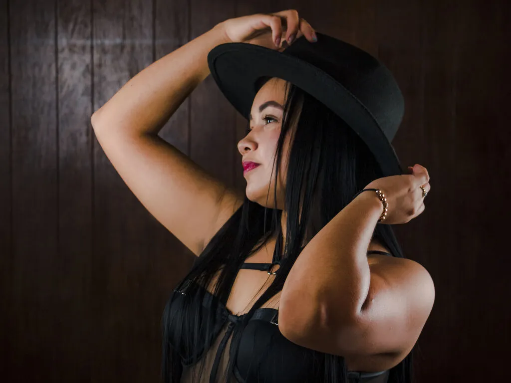 LiveJasmin SamanthaRian is Freechat SamanthaRian — I love dancing, laughing until my stomach hurts, sunny days, chocolate ice cream, and the good vibes of real people. I'm obsessed with pretty lingerie---not just because of how it looks, but because of how powerful it makes me feel.