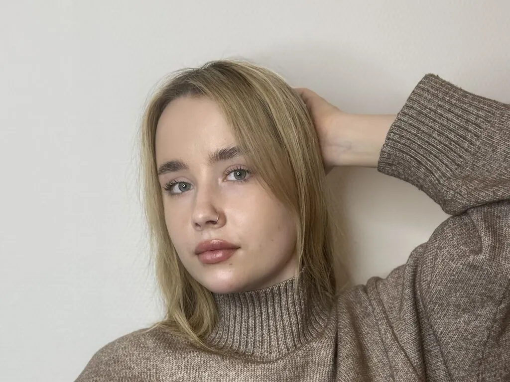 TeishaCaram — Basketball is my way to let off steam and feel the team spirit. And after the game, I can transform: grab a mic (or a hairbrush), sing something soulful, break into a dance freestyle, or dive headfirst into a creative project. Boredom is not an option!